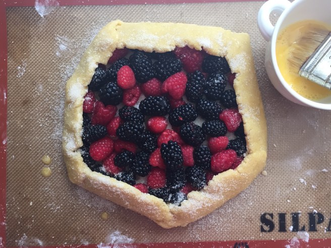 Crostata-edges-brushed-with-egg-and-sugar